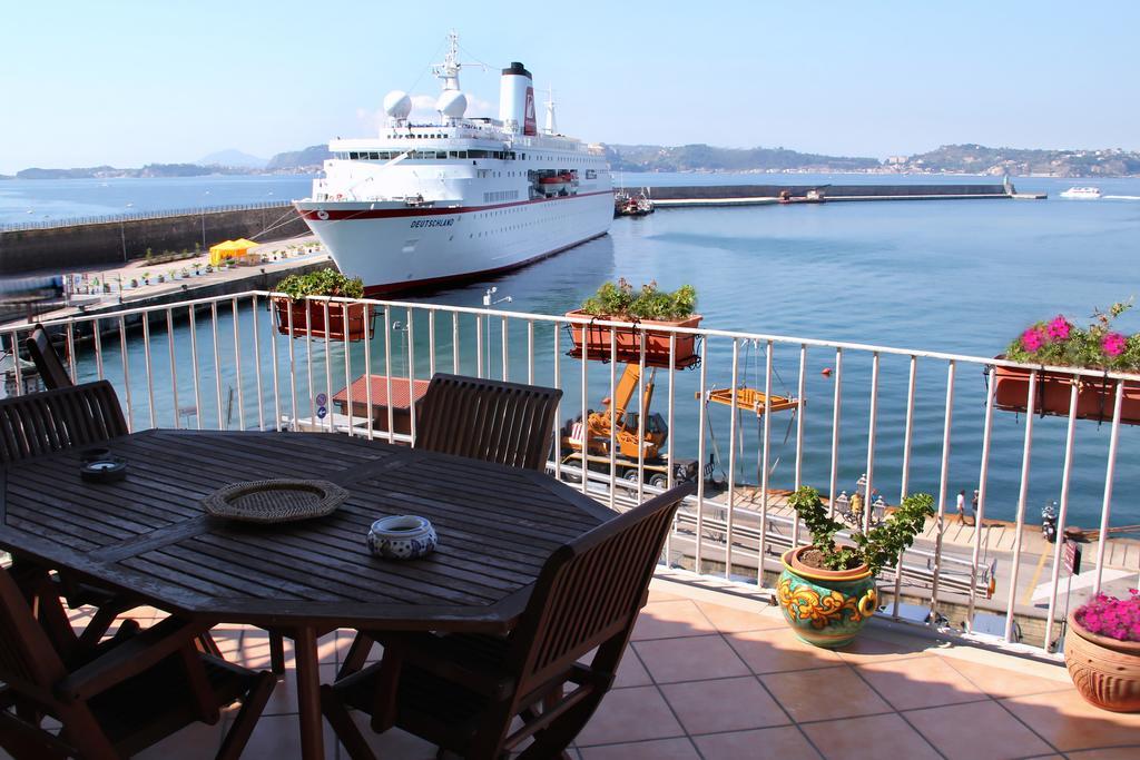 Sole Luna Mare Bed & Breakfast Pozzuoli Oda fotoğraf